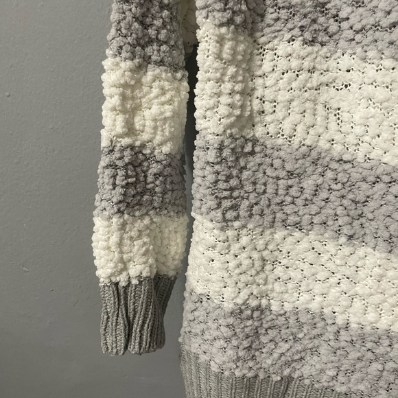 NWT Miracle Popcorn Chenille White/Gray Colorblock Sweater Hoodie. Size M/L - Picture 6 of 8